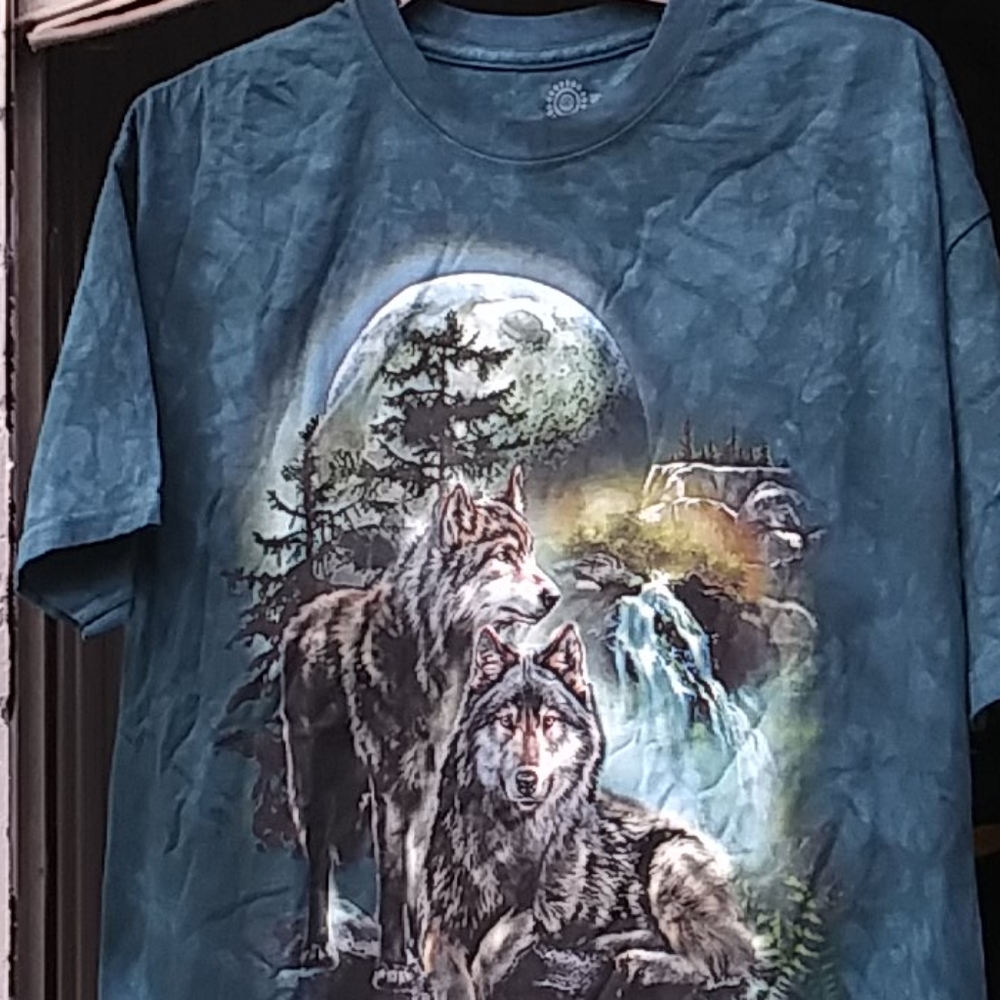 Wolves earth Tee - Picture 3 of 4